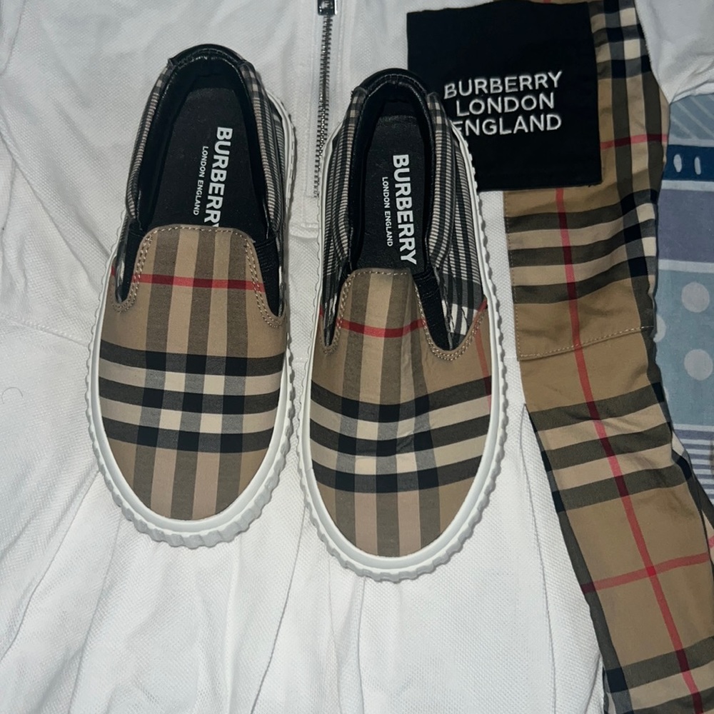 Authentic 2 years old Burberry shoes